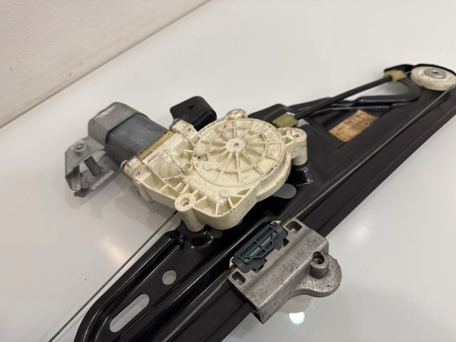 bontott BMW 5 E60 Bal hátsó Ablakemelő Szerkezet (Elektromos)