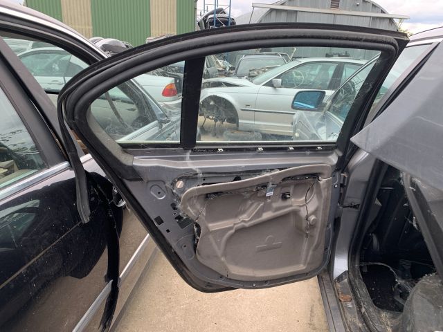 bontott BMW 5 E60 Bal hátsó Ajtó (Üres lemez)