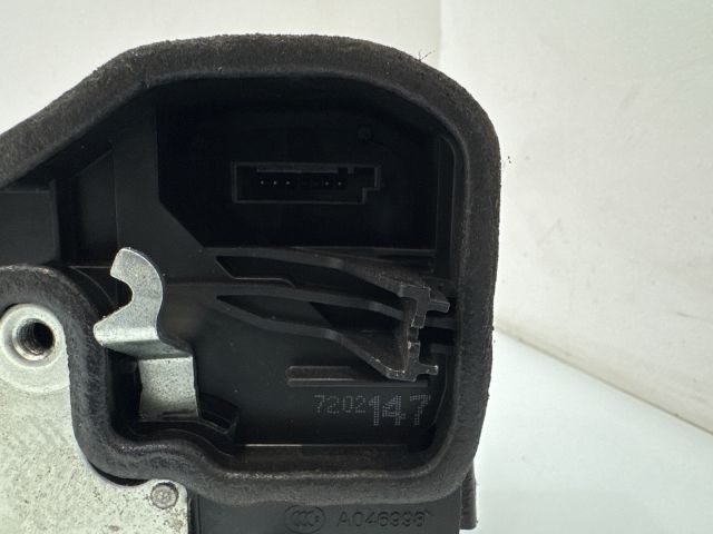 bontott BMW 5 E60 Bal hátsó Ajtózár