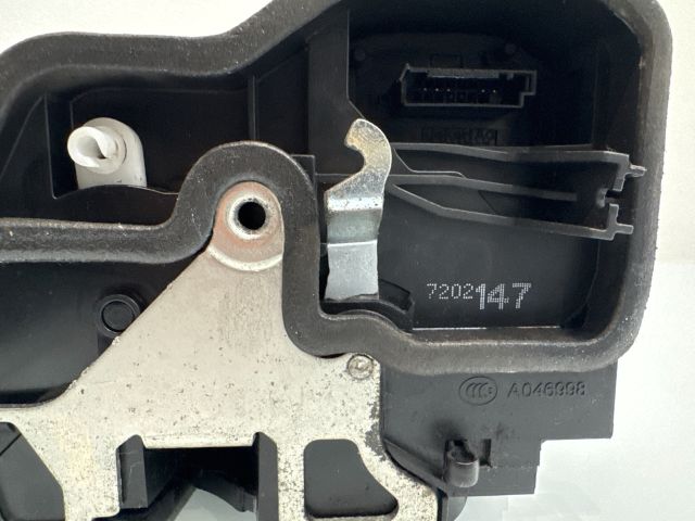 bontott BMW 5 E60 Bal hátsó Ajtózár