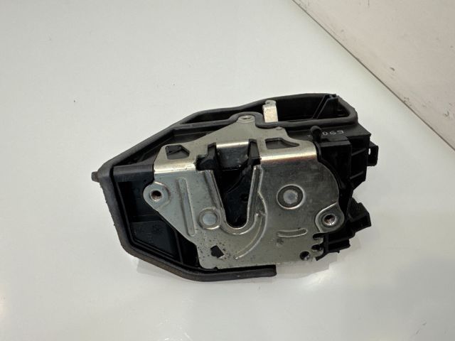 bontott BMW 5 E60 Bal hátsó Ajtózár