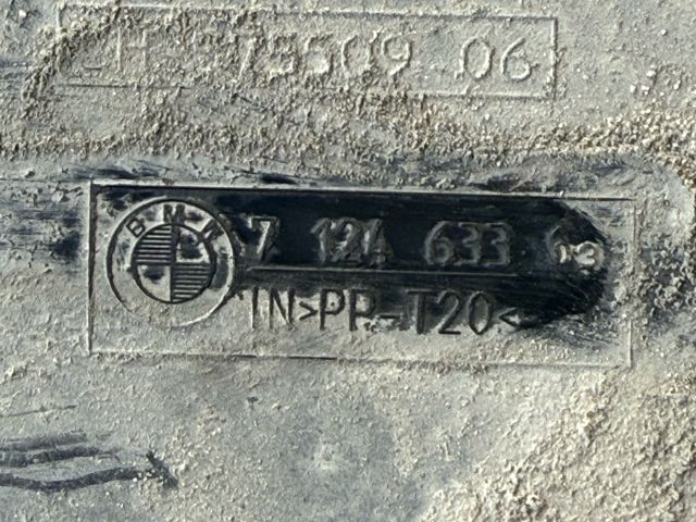 bontott BMW 5 E60 Bal hátsó Csomagtér Burkolat (Műanyag)