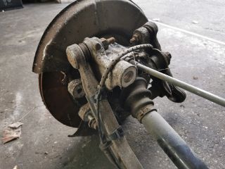 bontott BMW 5 E60 Bal hátsó Csonkállvány Kerékaggyal