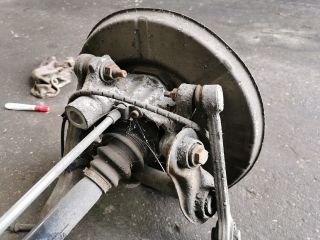 bontott BMW 5 E60 Bal hátsó Csonkállvány Kerékaggyal