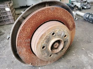 bontott BMW 5 E60 Bal hátsó Csonkállvány Kerékaggyal