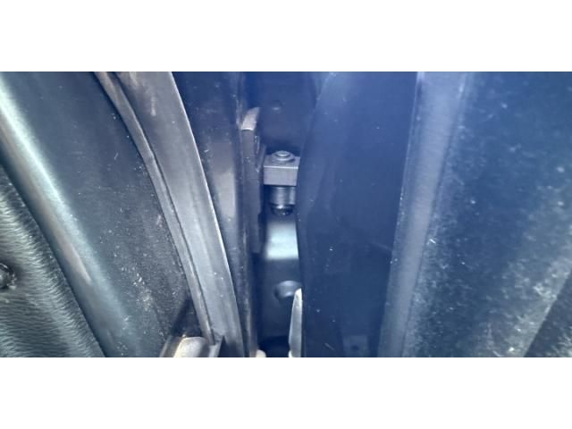 bontott BMW 5 E60 Bal hátsó Felső Zsanér