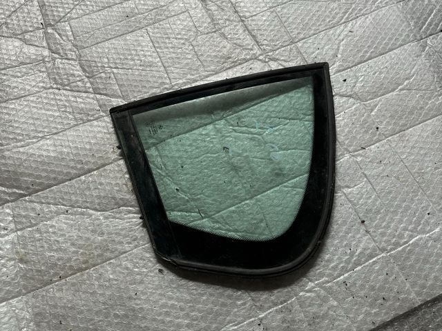 bontott BMW 5 E60 Bal hátsó Fixüveg (Ajtóban)