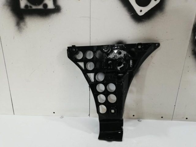 bontott BMW 5 E60 Bal hátsó Lökhárító Tartó (Műanyag)