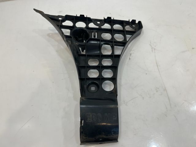 bontott BMW 5 E60 Bal hátsó Lökhárító Tartó (Műanyag)