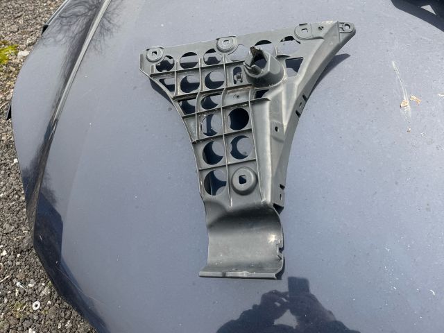 bontott BMW 5 E60 Bal hátsó Oldal Lökhárító Tartó (Műanyag)