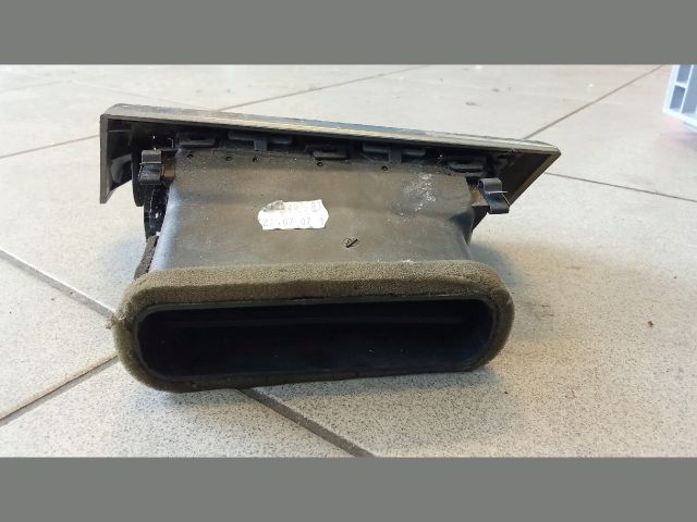 bontott BMW 5 E60 Bal Szellőző