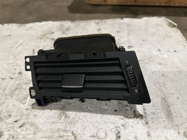 bontott BMW 5 E60 Bal Szellőző