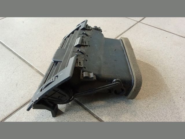 bontott BMW 5 E60 Bal Szellőző