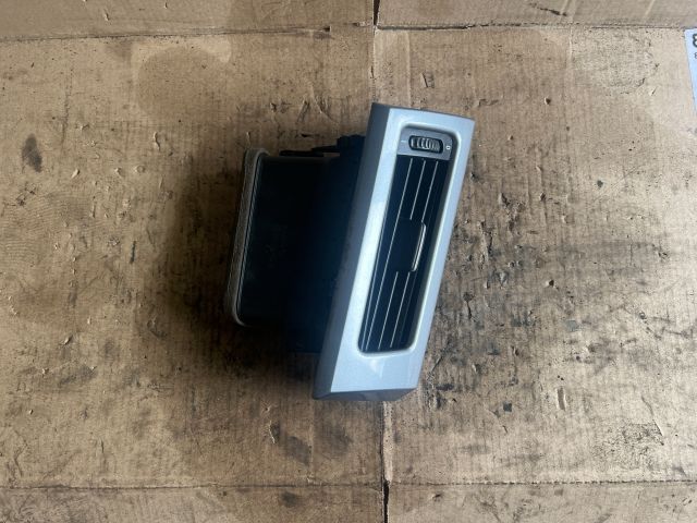 bontott BMW 5 E60 Bal Szellőző