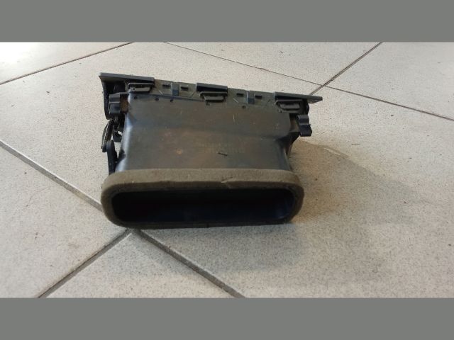 bontott BMW 5 E60 Bal Szellőző