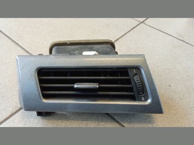 bontott BMW 5 E60 Bal Szellőző