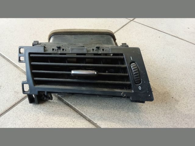 bontott BMW 5 E60 Bal Szellőző