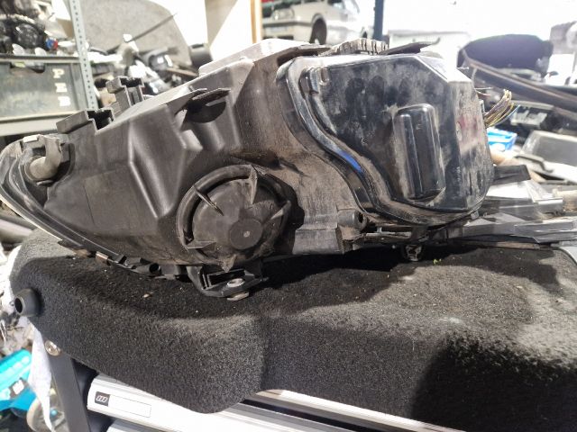 bontott BMW 5 E60 Bal Xenon Fényszóró