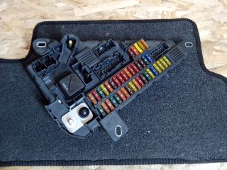 bontott BMW 5 E60 Biztosítéktábla Csomagtér