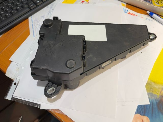 bontott BMW 5 E60 Biztosítéktábla Csomagtér