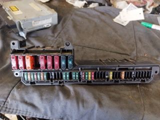 bontott BMW 5 E60 Biztosítéktábla Utastér