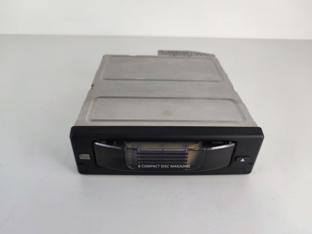 bontott BMW 5 E60 CD / DVD Tár