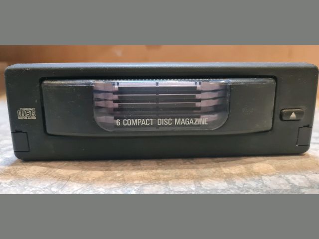 bontott BMW 5 E60 CD / DVD Tár