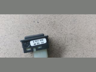 bontott BMW 5 E60 Csomagtér Nyitó Kar / Gomb