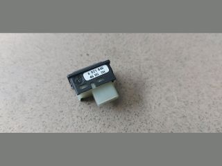 bontott BMW 5 E60 Csomagtér Nyitó Kar / Gomb