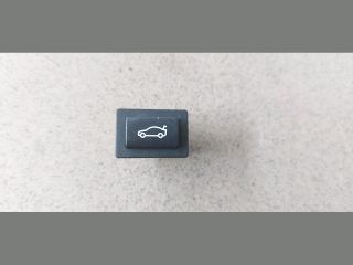 bontott BMW 5 E60 Csomagtér Nyitó Kar / Gomb