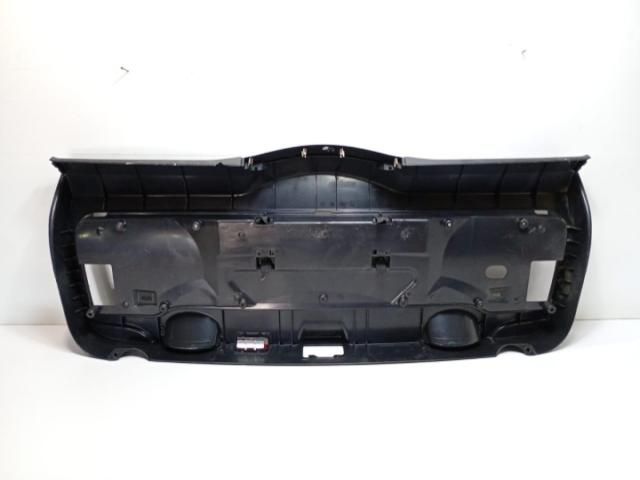 bontott BMW 5 E60 Csomagtérajtó Díszléc