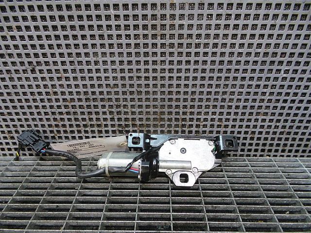 bontott BMW 5 E60 Csomagtérajtó Ütköző