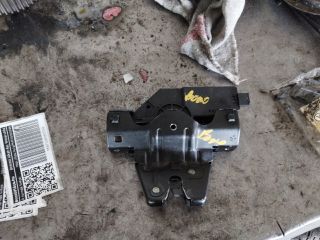 bontott BMW 5 E60 Csomagtérajtó Zárszerkezet