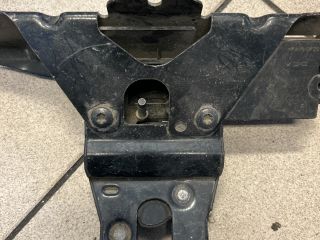 bontott BMW 5 E60 Csomagtérajtó Zárszerkezet