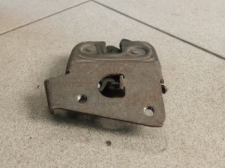 bontott BMW 5 E60 Csomagtérajtó Zárszerkezet