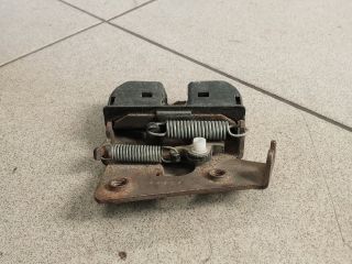 bontott BMW 5 E60 Csomagtérajtó Zárszerkezet