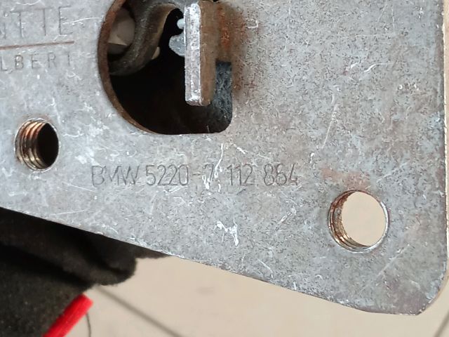 bontott BMW 5 E60 Csomagtérajtó Zárszerkezet