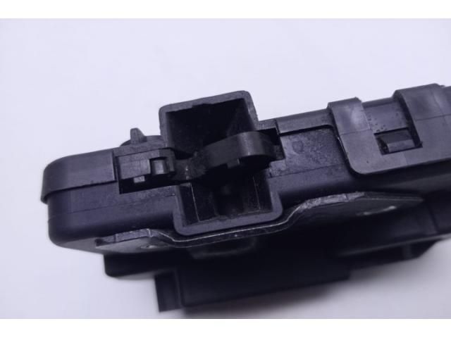 bontott BMW 5 E60 Csomagtérajtó Zárszerkezet