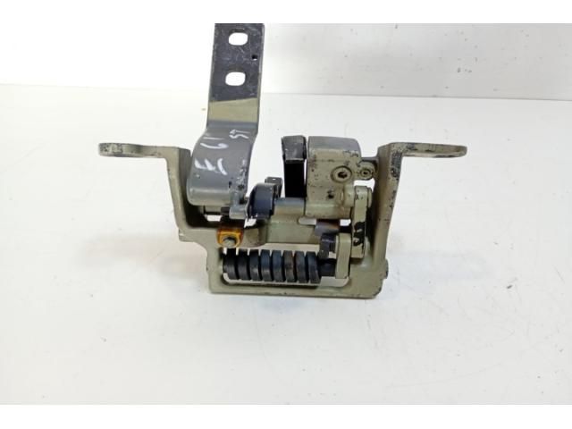 bontott BMW 5 E60 Csomagtérajtó Zsanér