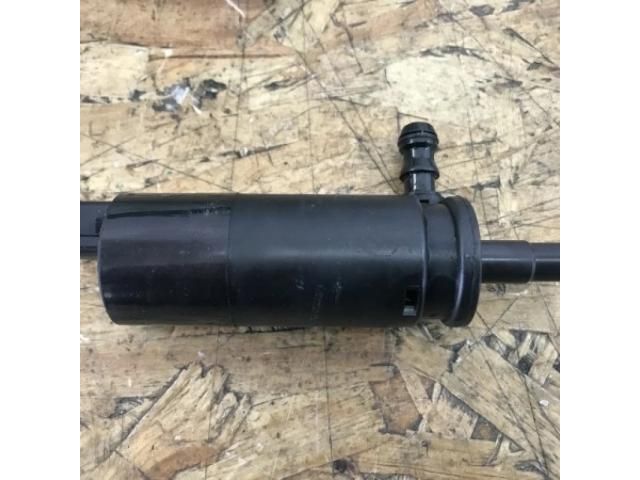 bontott BMW 5 E60 Első Ablakmosó Szivattyú