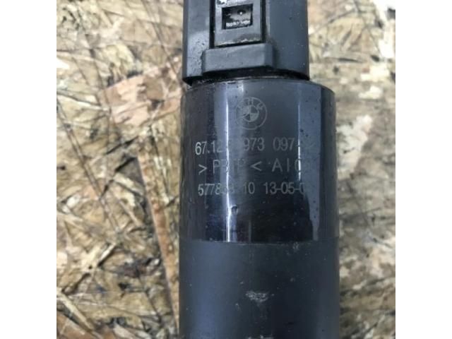 bontott BMW 5 E60 Első Ablakmosó Szivattyú