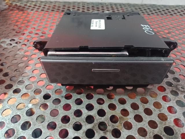 bontott BMW 5 E60 Első Hamutartó