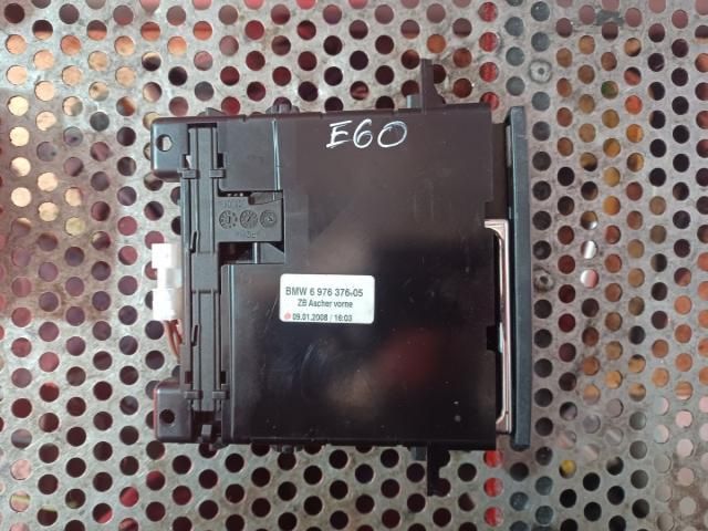 bontott BMW 5 E60 Első Hamutartó