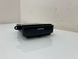 bontott BMW 5 E60 Első Hamutartó