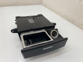 bontott BMW 5 E60 Első Hamutartó