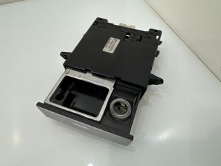 bontott BMW 5 E60 Első Hamutartó