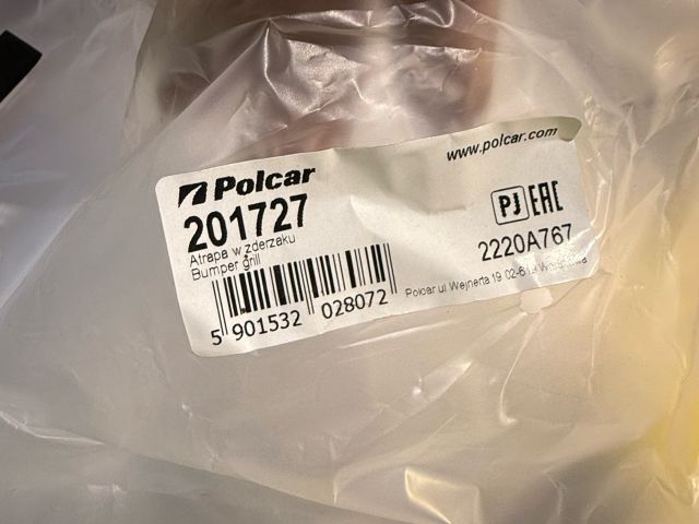 bontott BMW 5 E60 Első Lökhárító Alsó Középső Díszrács