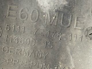 bontott BMW 5 E60 Első Lökhárító Alsó Középső Díszrács