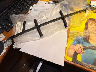 bontott BMW 5 E60 Első Lökhárító Alsó Középső Díszrács