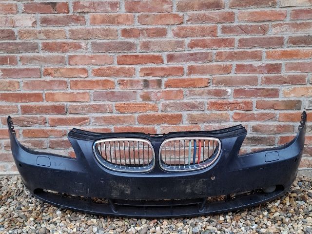 bontott BMW 5 E60 Első Lökhárító (Részeivel)